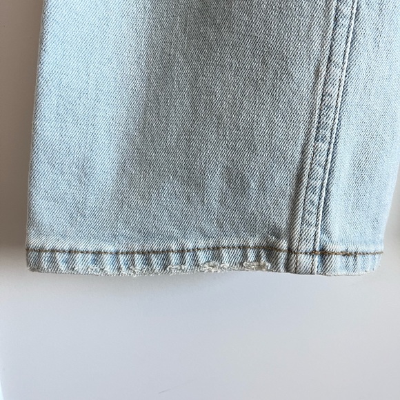 Abercrombie & Fitch Ultra High Rise Ankle Straight Jean - Picture 5 of 9